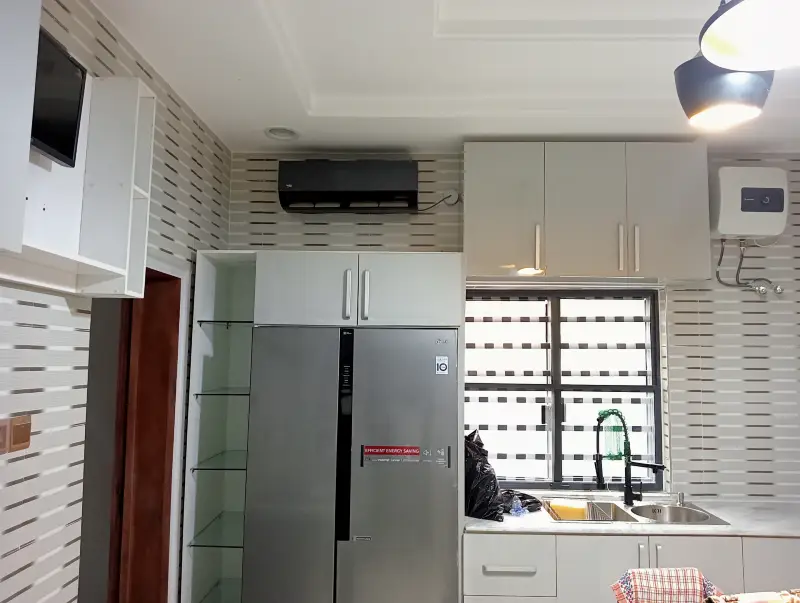 picture of modern kitchen